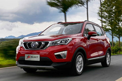 试驾长安CS15自动挡 轻松好开顺畅