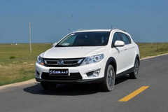 跨界杀器？试驾东风风神AX3自动至尊版