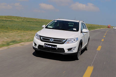 试驾东风风神AX3 紫外线是一定要防的