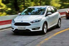 试驾2017款福特福克斯 标配8英寸触控屏