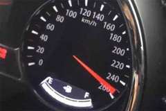 车速221km/h是什么样的感觉？看动图