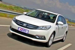 试驾众泰Z500 多花1千增配全景天窗/ESC