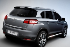 标致4008的内饰官图 简直像是开飞机