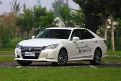 霓虹国定义的豪华 丰田皇冠尊享版实拍