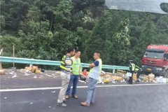 高速开车十大讨人厌的行为，看你中了几条！