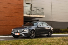 未来将国产 海外试驾奔驰E级标准轴距版