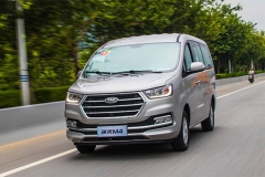 试驾江淮新商务MPV瑞风M4 远比够用更强