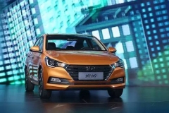 宝马5系掏出了智能钥匙 现代悦纳摆上了智能手环