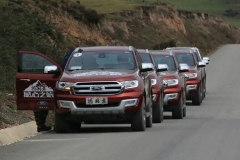 金秋的甘南 与福特撼路者没入色彩中