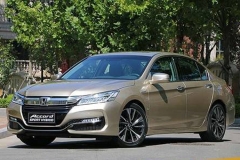 油耗动力成反比 三款混动中级车推荐