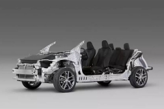 轴距超CR-V 丰田这款小型SUV要逼死大家