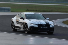 打开Robby车门 它告诉了我们哪些自动驾驶“真相”