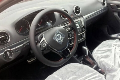 新捷达运动版内饰曝光 采用大量红色缝线