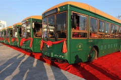 日报|新鲜事：男子碰瓷先敬礼