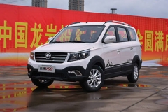 福汽新龙马启腾V60实拍 七座布局成亮点