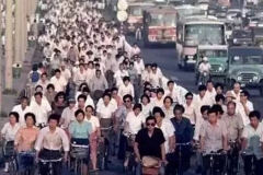 上世纪的出租车不要说坐了 见过三辆你就老了