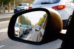 揭秘：开车撞上路怒症，如何快速脱身？