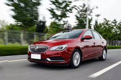 10万买车很尴尬 自己喜欢运动，父母喜欢大气