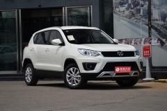 八万买小型SUV 选东南DX3还是绅宝X35