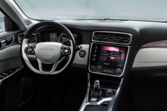 曝LYNK&CO CX11手动挡谍照 配置丰富