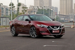 东风日产西玛实拍 极个性的中级家轿