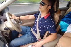 盘点十大错误驾驶习惯！有的一定要改