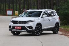 试东风风行全新景逸X5 提升不光在外表