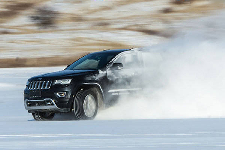 有实力才有乐趣 Jeep大切诺基冰雪体验