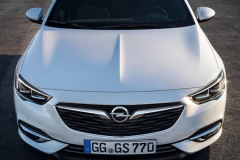 别克“全新君威”官图发布 轿跑风格设计