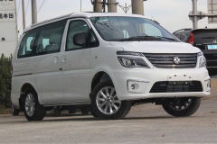 实拍菱智M5 7.19万元起满足商务用途