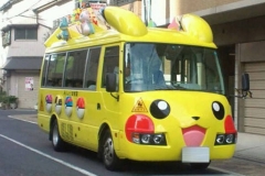 孩子为啥爱上学 看看国外的校车你就懂了