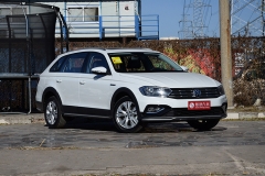 这台德系神车既有轿车的舒适 又有SUV的空间