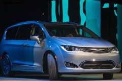 谷歌加速与克莱斯勒合作无人驾驶车型