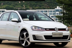 一汽-大众新高尔夫GTI曝光 配全液晶仪表