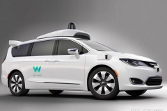 谷歌联手FCA发布自动驾驶车 或CES亮相