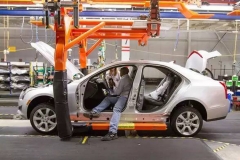 美车企库存过剩严重 三大巨头裁员、转岗和停产降库存