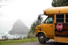 美国小伙把校车改房车 敢想敢做太羡慕