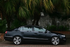 身价4000多亿的他，却只开这车……