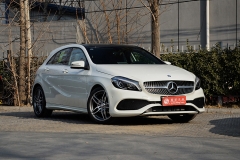 宝马1系对比奔驰A级 犒劳自己的年终奖