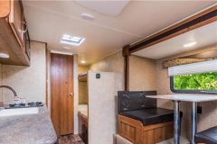 卓爱房车小镇推20万精装房车