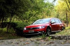 站在2017的朝阳下，回头毒舌2016年我眼中的十辆车