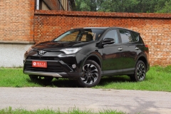 RAV4荣放对比奇骏 5座日系SUV哪家强？