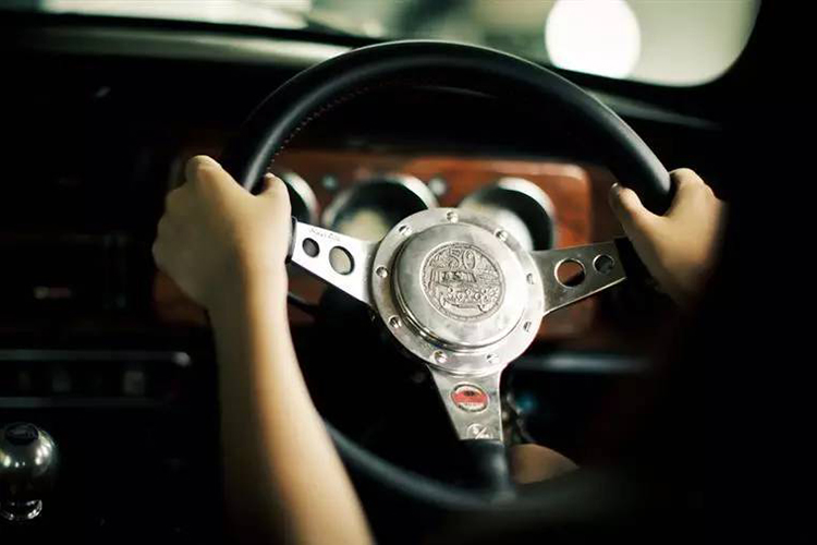 为什么汽车方向盘是圆的