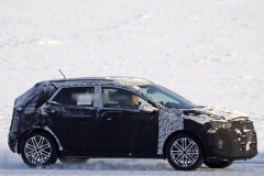 起亚全新小型SUV谍照首曝光 2017年发布