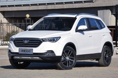 一汽奔腾X40车型实拍 定位小型SUV市场