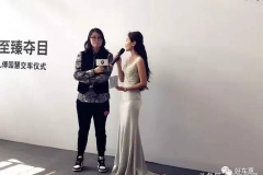 洪荒女孩傅园慧提宝马X6，不知道又会有什么表情？