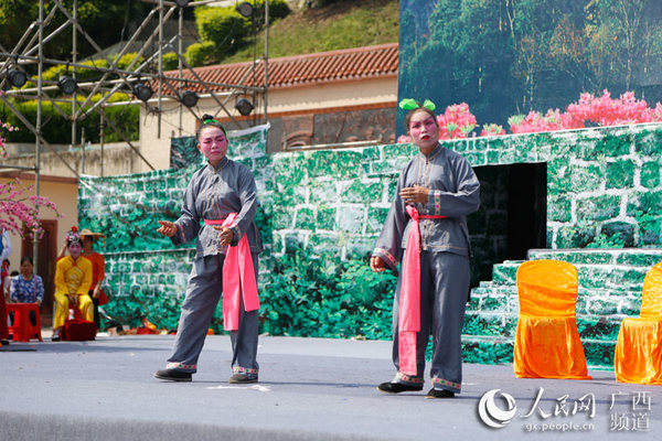 20个农村剧团一一登台献艺