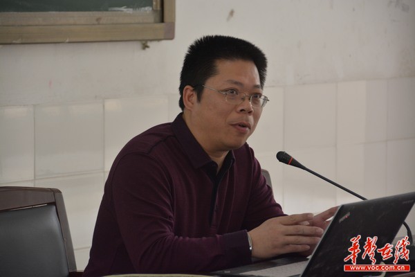 国防科大附中校长陈志科分享“传统文化教育”方面的教学心得。