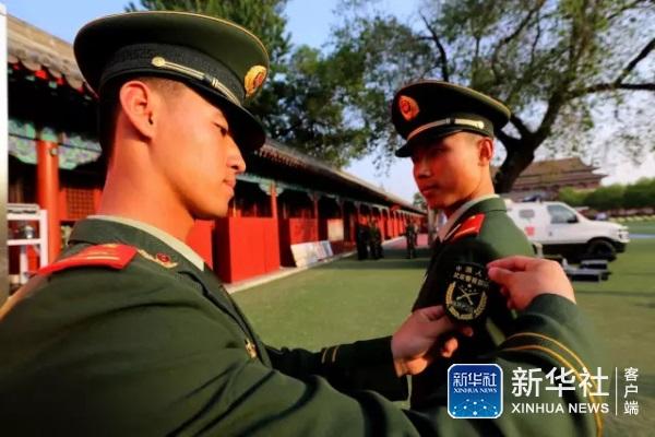 武警国旗护卫队臂章。