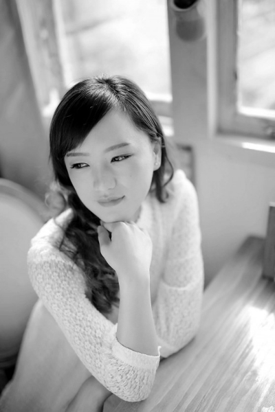 5月新人唐燕琳，1989年生，现为福建师大美术学院书法研究生，省书协会员。文章及书法作品发表于《中国书画报》等刊物。新作之二　——